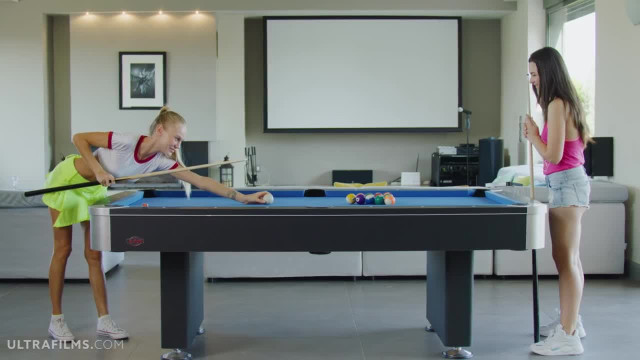 Именно эти красотки-девочки мастерски умеют целовать киски с душой - #1