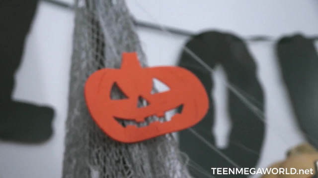 Разве можно праздновать Хэллоуин без обязательного анального секса? - #1