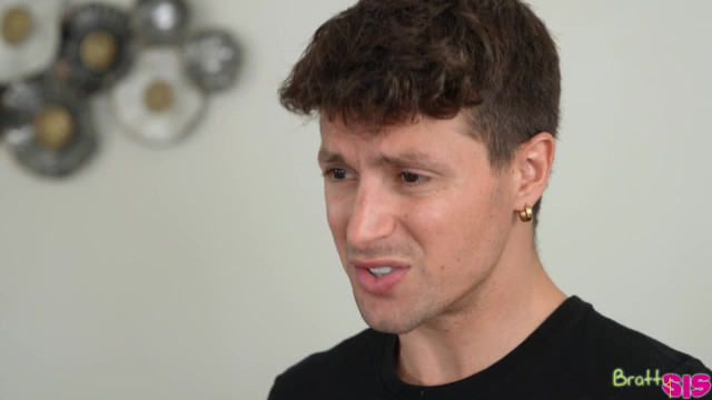 Наедине с любимым братом можно избавиться от всех комплексов - #1