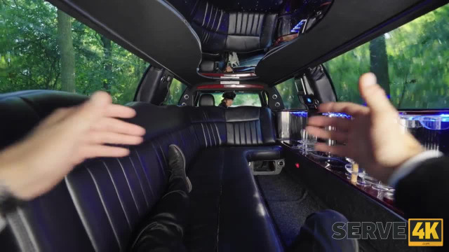 Самый нереально желанный сервис в дорогом лимузине - #1