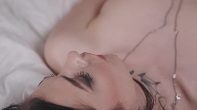 Интенсивный половой акт в новостройке перед большим обзорным окном - #10