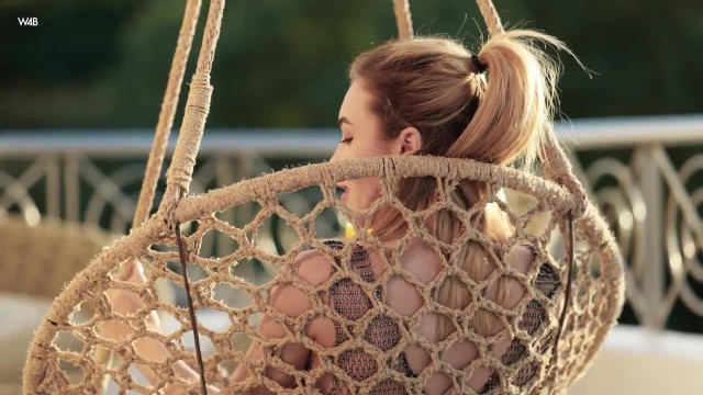 Деликатное самоисследование, гарантирующее красавице волну блаженства