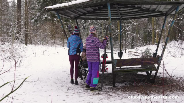 Русские лыжницы всегда очень хорошо знают, как можно эффективно согреться - #1