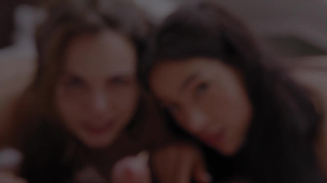 Тройной вихрь: две подруги и парень в центре урагана страсти - #10